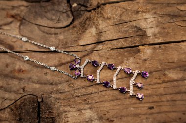 Elmas Mücevherler ve Moda Mücevherleri