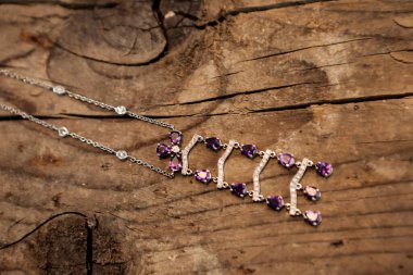 Elmas Mücevherler ve Moda Mücevherleri