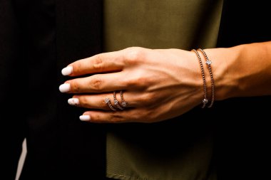 Elmas Mücevherler ve Moda Mücevherleri