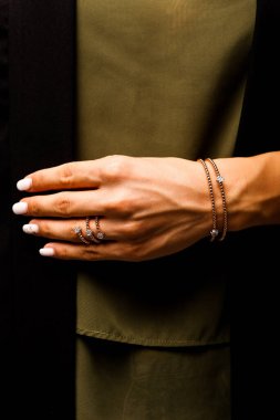 Elmas Mücevherler ve Moda Mücevherleri