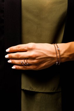 Elmas Mücevherler ve Moda Mücevherleri