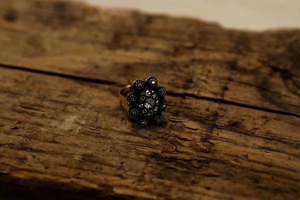 Elmas Mücevherler ve Moda Mücevherleri