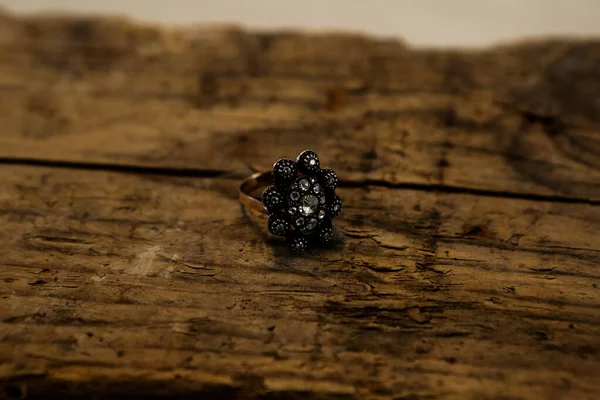 Elmas Mücevherler ve Moda Mücevherleri