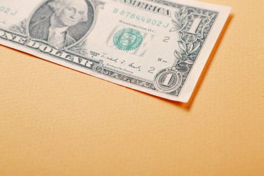 Bir sürü nakit bize dolar