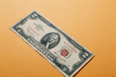 Bir sürü nakit bize dolar