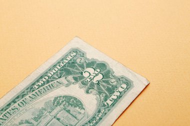 Bir sürü nakit bize dolar