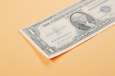 Bir sürü nakit bize dolar