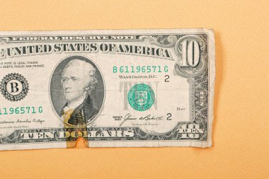 Bir sürü nakit bize dolar