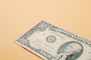 Bir sürü nakit bize dolar