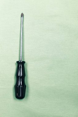 Plastik saplı tornavida.