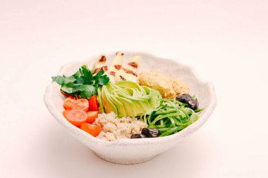 Taze salata tabağı ile karışık yeşillik