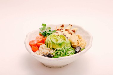 Taze salata tabağı ile karışık yeşillik