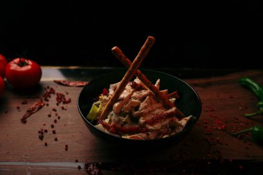 Taze salata tabağı ile karışık yeşillik