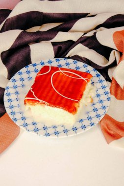 Masada lezzetli bir pasta var.