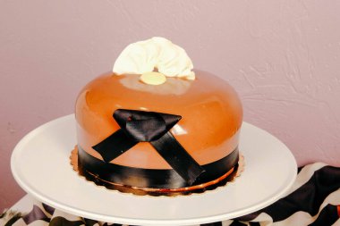 Masada lezzetli bir pasta var.