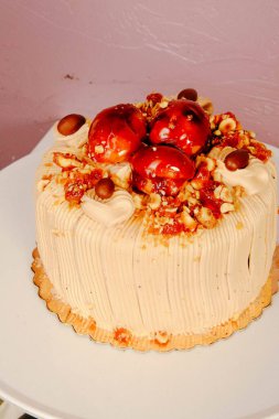 Masada lezzetli bir pasta var.