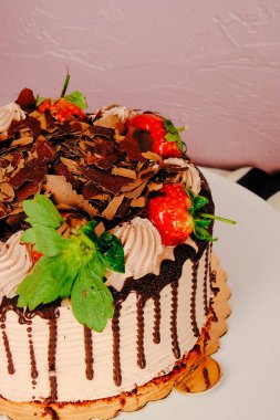 Masada lezzetli bir pasta var.