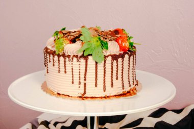 Masada lezzetli bir pasta var.