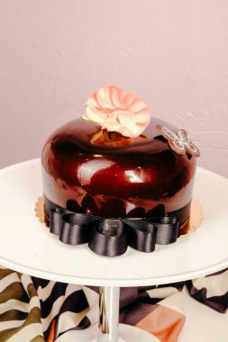 Masada lezzetli bir pasta var.