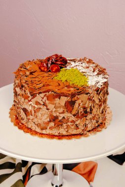 Masada lezzetli bir pasta var.