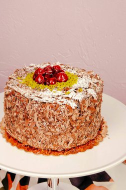 Masada lezzetli bir pasta var.