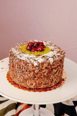 Masada lezzetli bir pasta var.