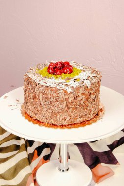 Masada lezzetli bir pasta var.