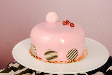 Masada lezzetli bir pasta var.