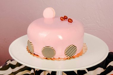 Masada lezzetli bir pasta var.