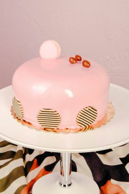 Masada lezzetli bir pasta var.