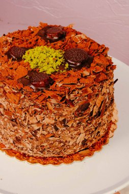 Masada lezzetli bir pasta var.