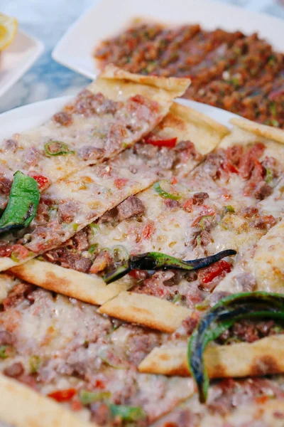 Pide Prato Assado Turco Tradicional Pide Pizza Turca Aperitivos Oriente — Fotografia de Stock
