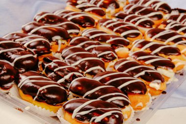 Masada lezzetli bir pasta var.