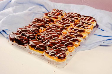 Masada lezzetli bir pasta var.