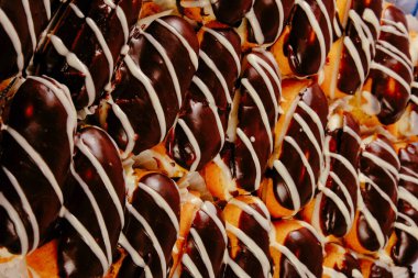 Masada lezzetli bir pasta var.