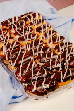 Masada lezzetli bir pasta var.