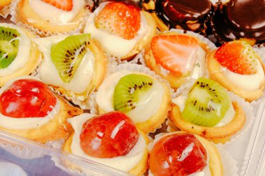 Masada lezzetli bir pasta var.