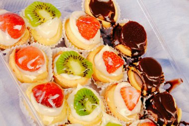 Masada lezzetli bir pasta var.