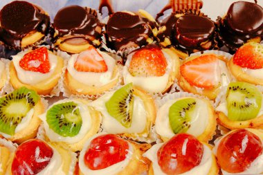 Masada lezzetli bir pasta var.