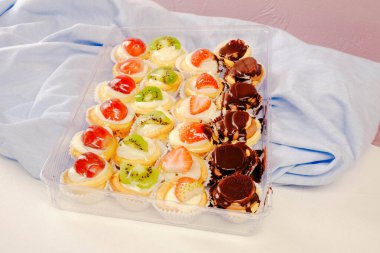 Masada lezzetli bir pasta var.