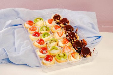 Masada lezzetli bir pasta var.