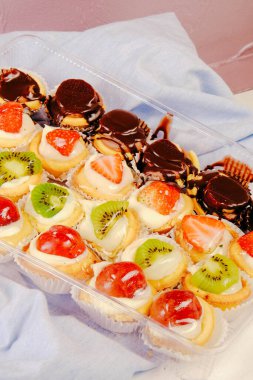 Masada lezzetli bir pasta var.