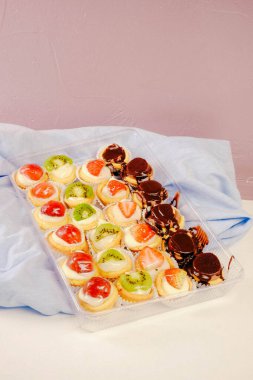 Masada lezzetli bir pasta var.