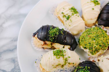 Masada lezzetli bir pasta var.