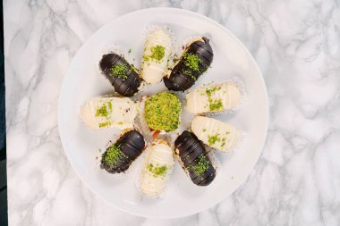 Masada lezzetli bir pasta var.