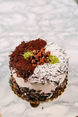 Masada lezzetli bir pasta var.