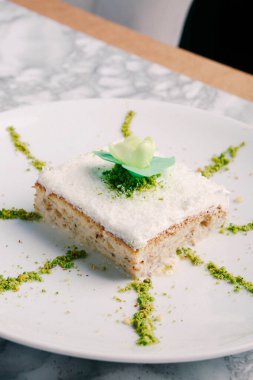 Masada lezzetli bir pasta var.