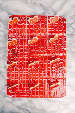 Masada lezzetli bir pasta var.