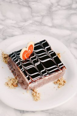 Masada lezzetli bir pasta var.