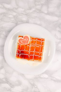 Masada lezzetli bir pasta var.